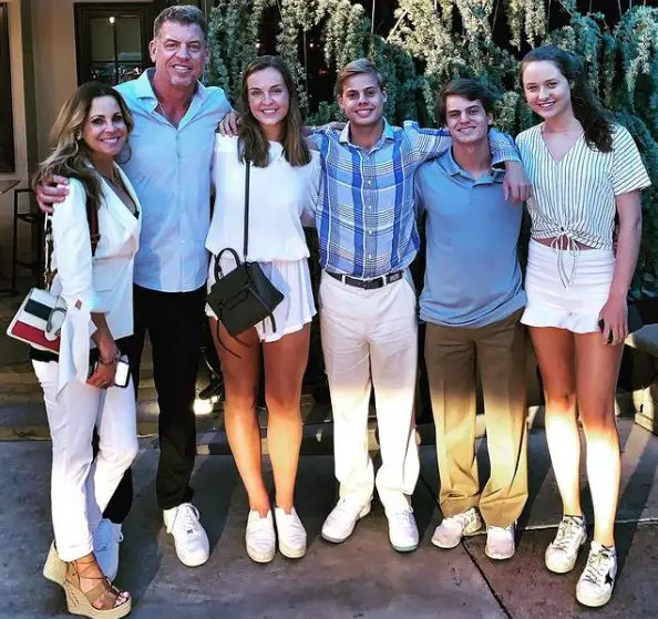 Catherine-Mooty-and-Troy-Aikman-with-children-teamsix