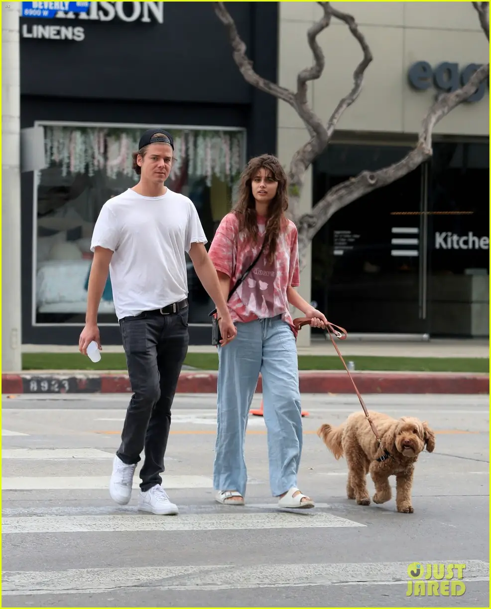 Daniel-Fryer-spotted-with-Taylor-Hill