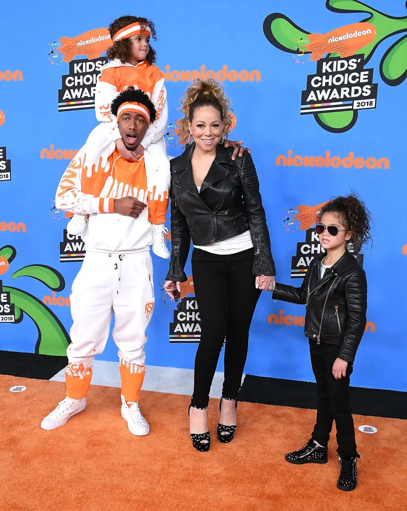 Nick-Cannon-and-Mariah-Carey-with-their-children