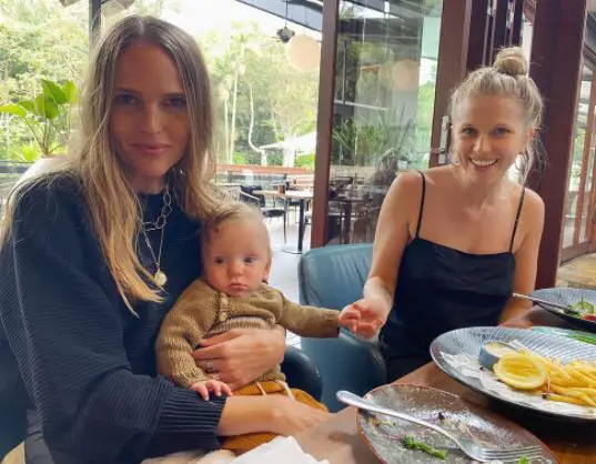 Laura-May-Gibbs-with-sister-and-nephew